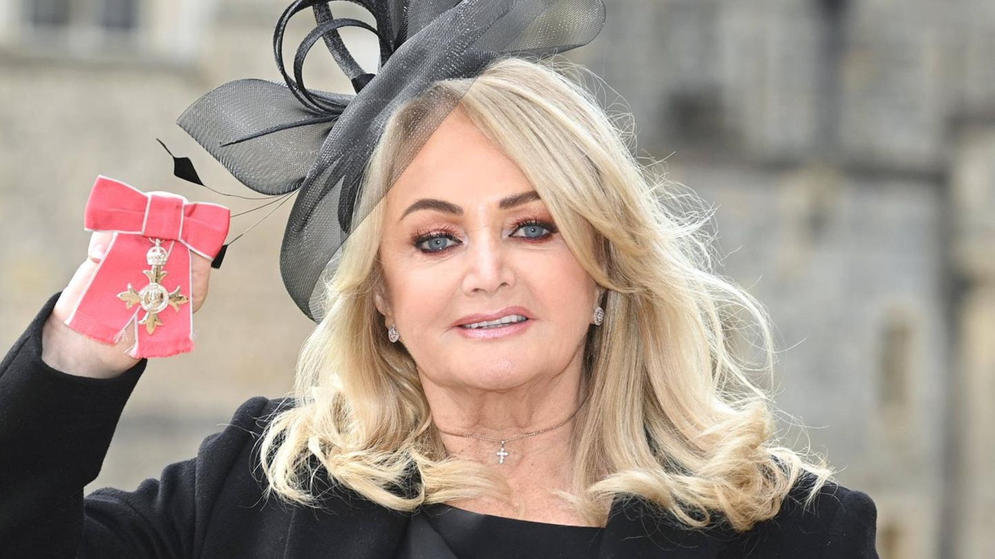 Bonnie Tyler im Jahr 2023, nachdem sie in Schloss Windsor eine Ehrung erhalten hatte