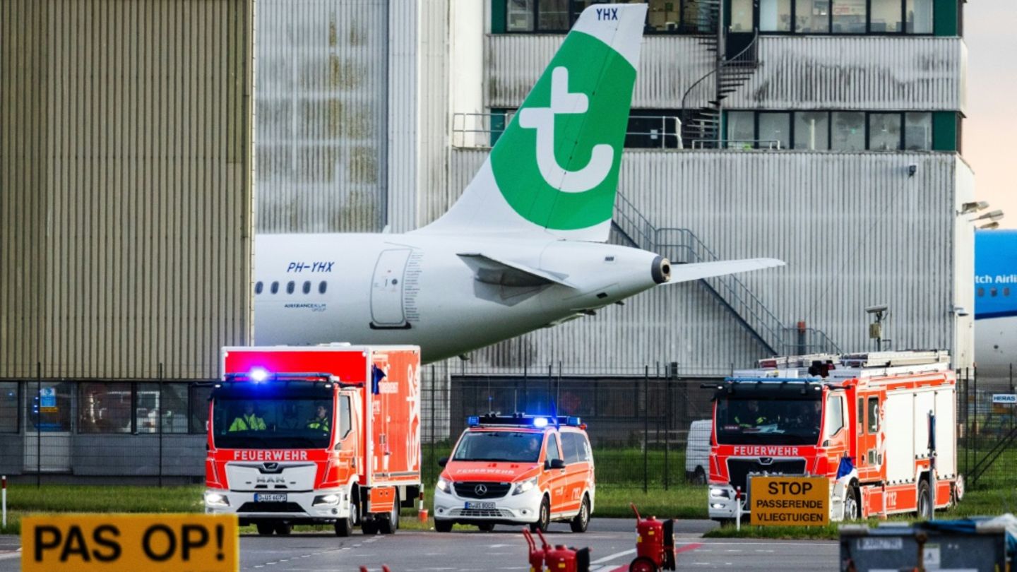Rettungswagen aus Deutschland am Flughafen Schiphol