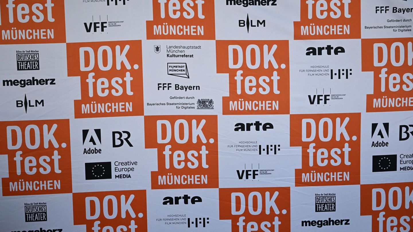 Das Dokumentarfilmfestival DOK.fest lockt diesmal mit "Signature-Filmen". (Archivbild) Foto: Felix Hörhager/dpa