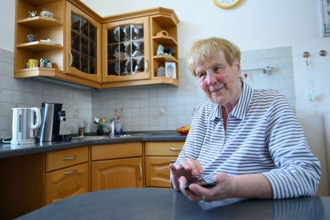 Renate S. fühlt sich aufgrund ihrer Behinderung diskriminiert. Foto: Swen Pförtner/dpa