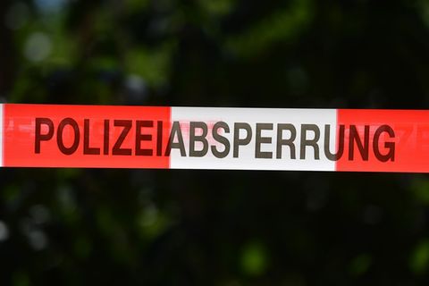 Mord und Totschlag kommen in True-Crime-Formaten überproportional häufig vor - anders als in der Realität. (Illustration) Foto: