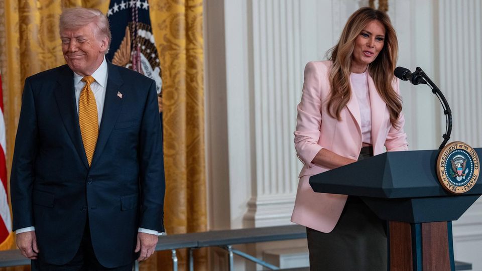 Melania lobt Trump – und seine Reaktion sorgt für Gelächter