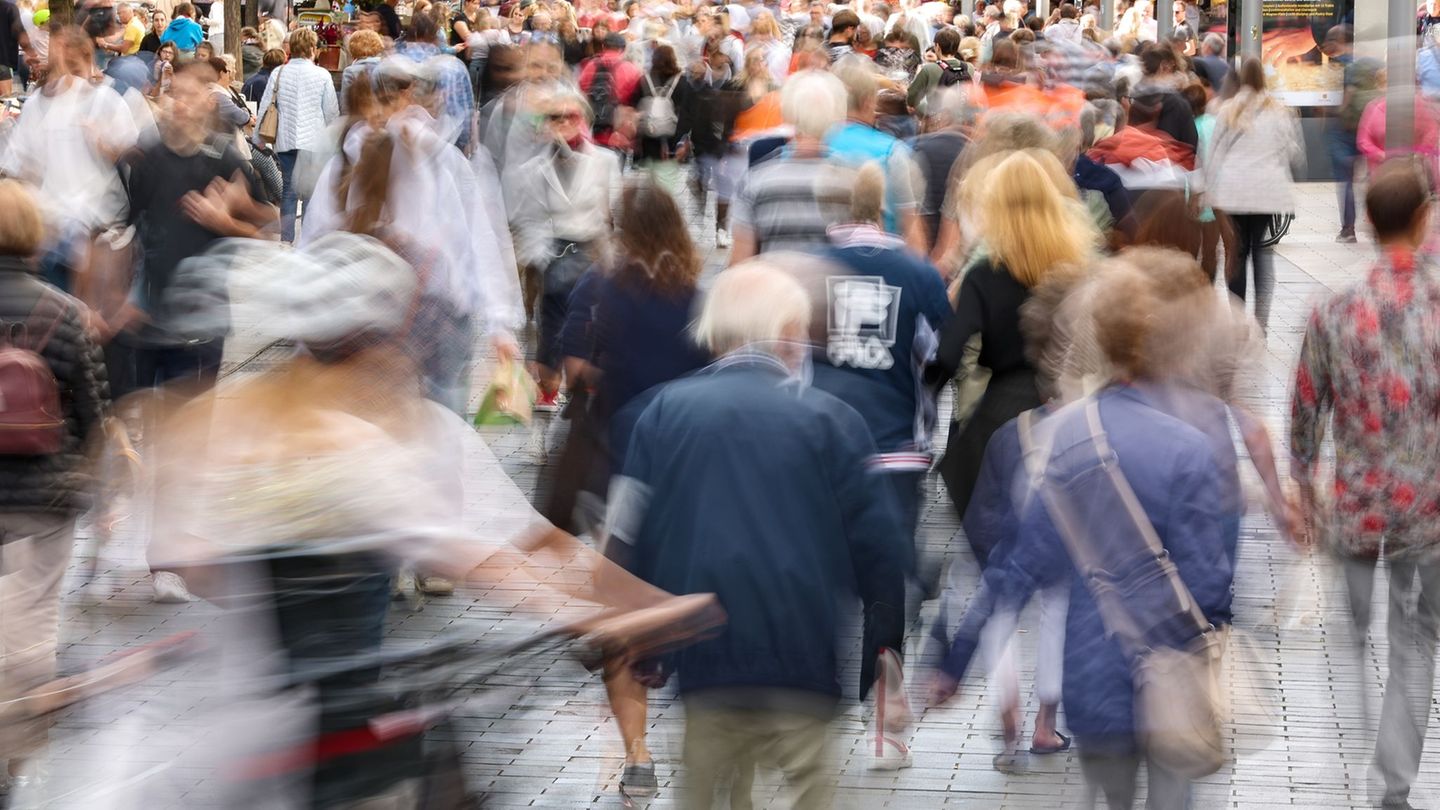 Die Einwohnerzahl Sachsen soll nach Berechnungen um 8,2 Prozent bis 15,2 Prozent zurückgehen. (Symbolbild) Foto: Jan Woitas/dpa