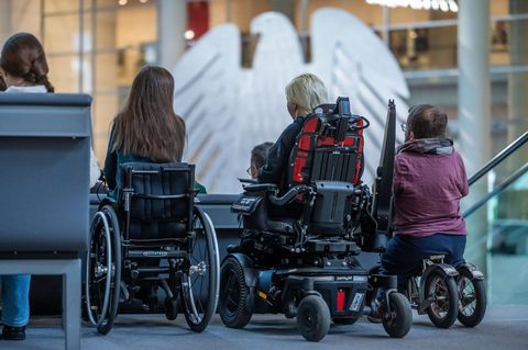 Wie kann da Leben für Menschen mit Behinderungen alltagstauglicher werden? Der Bundestag berät nun über das Behindertengleichste