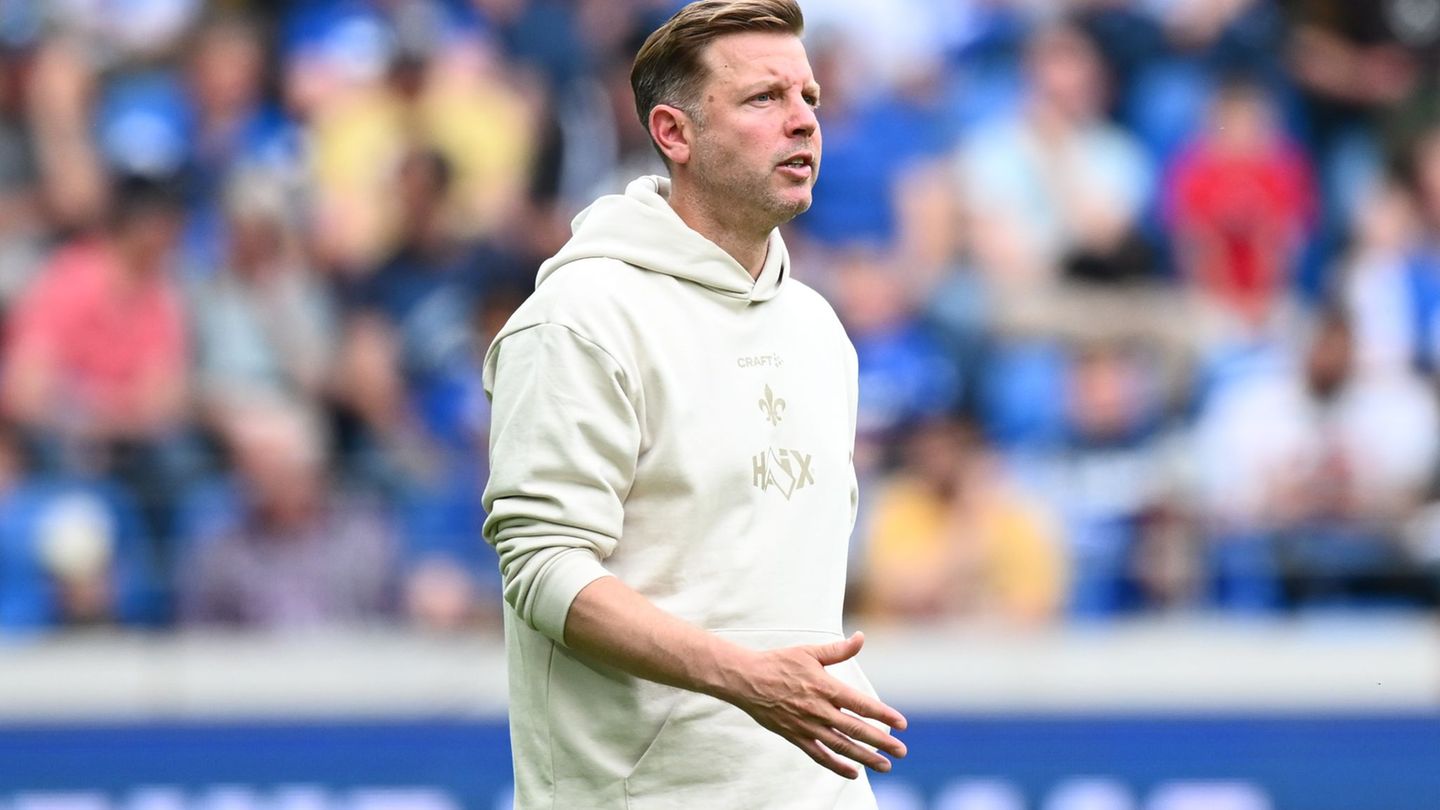 Trainer Florian Kohfeldt hat seinen Vertrag beim SV Darmstadt 98 verlängert. (Archivbild) Foto: Silas Stein/dpa