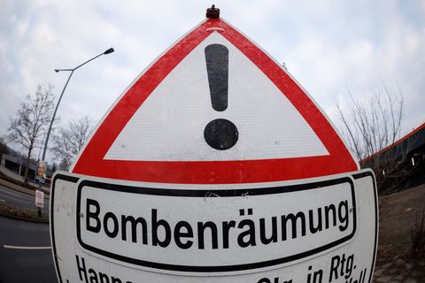 Bei Seelow werden zwei Bomben entschärft. (Symbolbild) Foto: Friso Gentsch/dpa