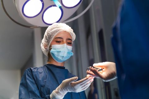 Machtmissbrauch im Krankenhaus: Oberarzt schrie während OP – „Ich hasse Frauen“