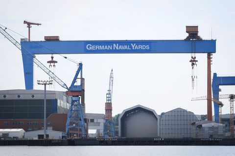 TKMS und German Naval Yards teilen sich eine Werftfläche in Kiel. (Archivbild) Foto: Christian Charisius/dpa