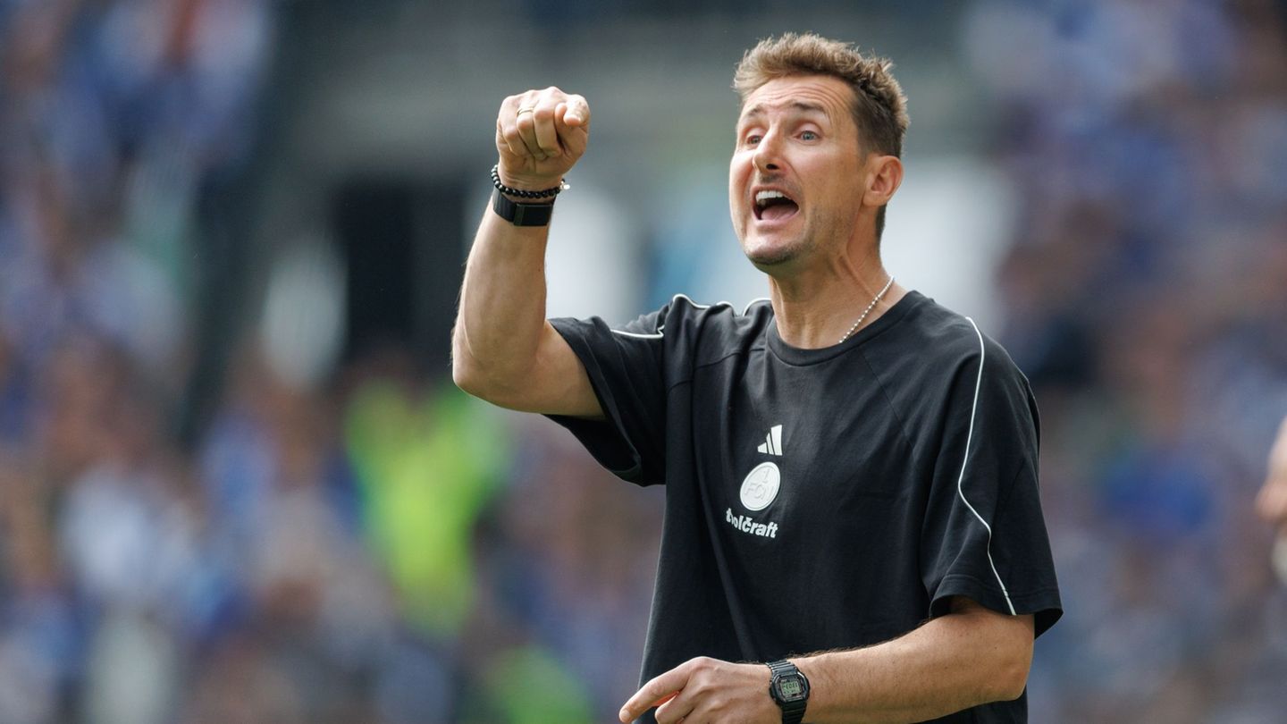 Will die Saison vernünftig und in der oberen Tabellenhälfte beenden: Nürnberg-Trainer Miroslav Klose. (Archivbild) Foto: Friso G