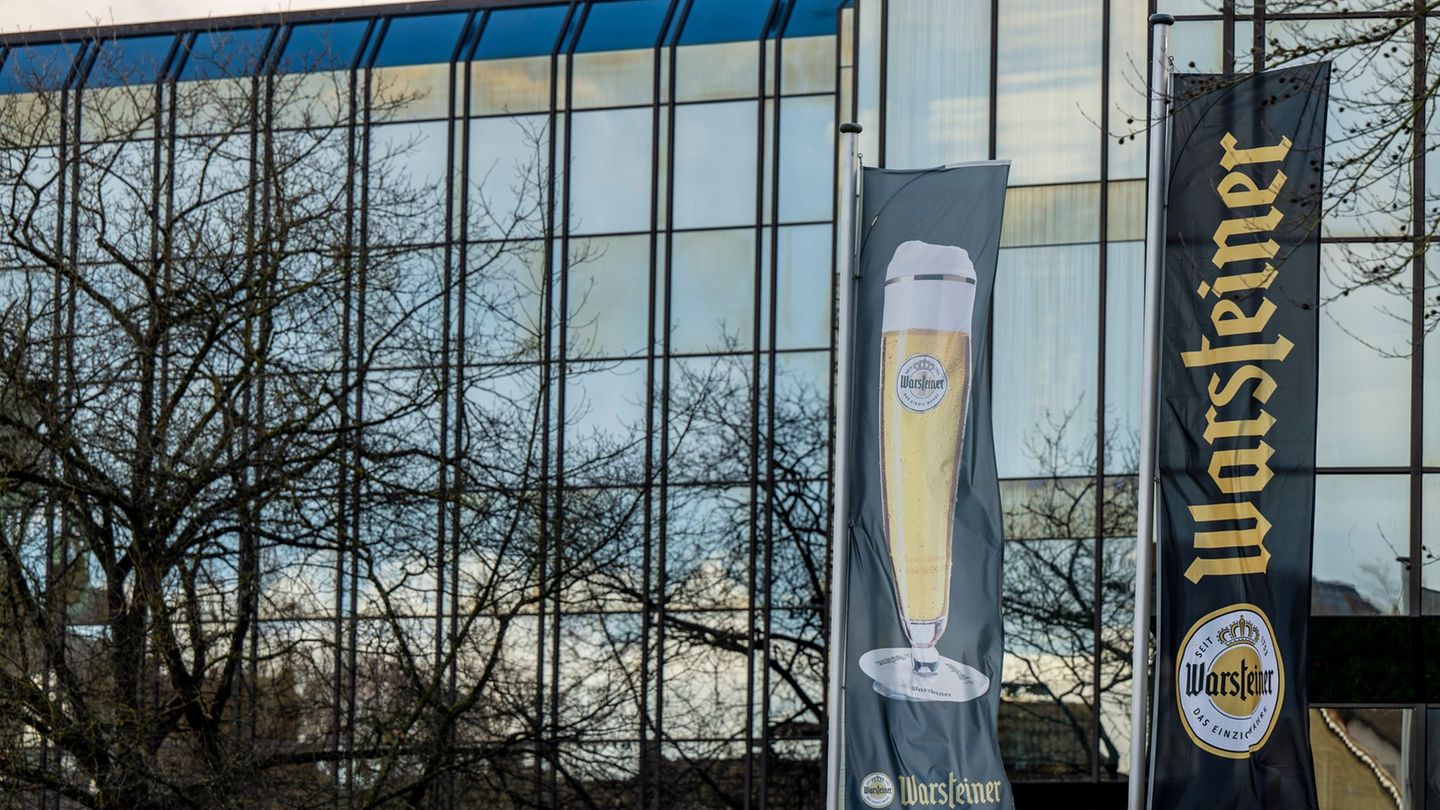 Der Bierkonzern um Warsteiner schließt die Brauerei in Herford und will die Brauerei in Paderborn verkaufen. (Archivbild) Foto: