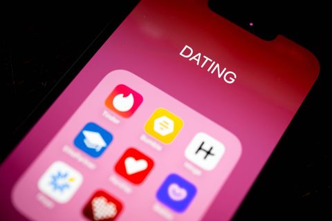 Der 43-Jährige hatte sich über eine App verabredet. (Symbolbild) Foto: Sina Schuldt/dpa