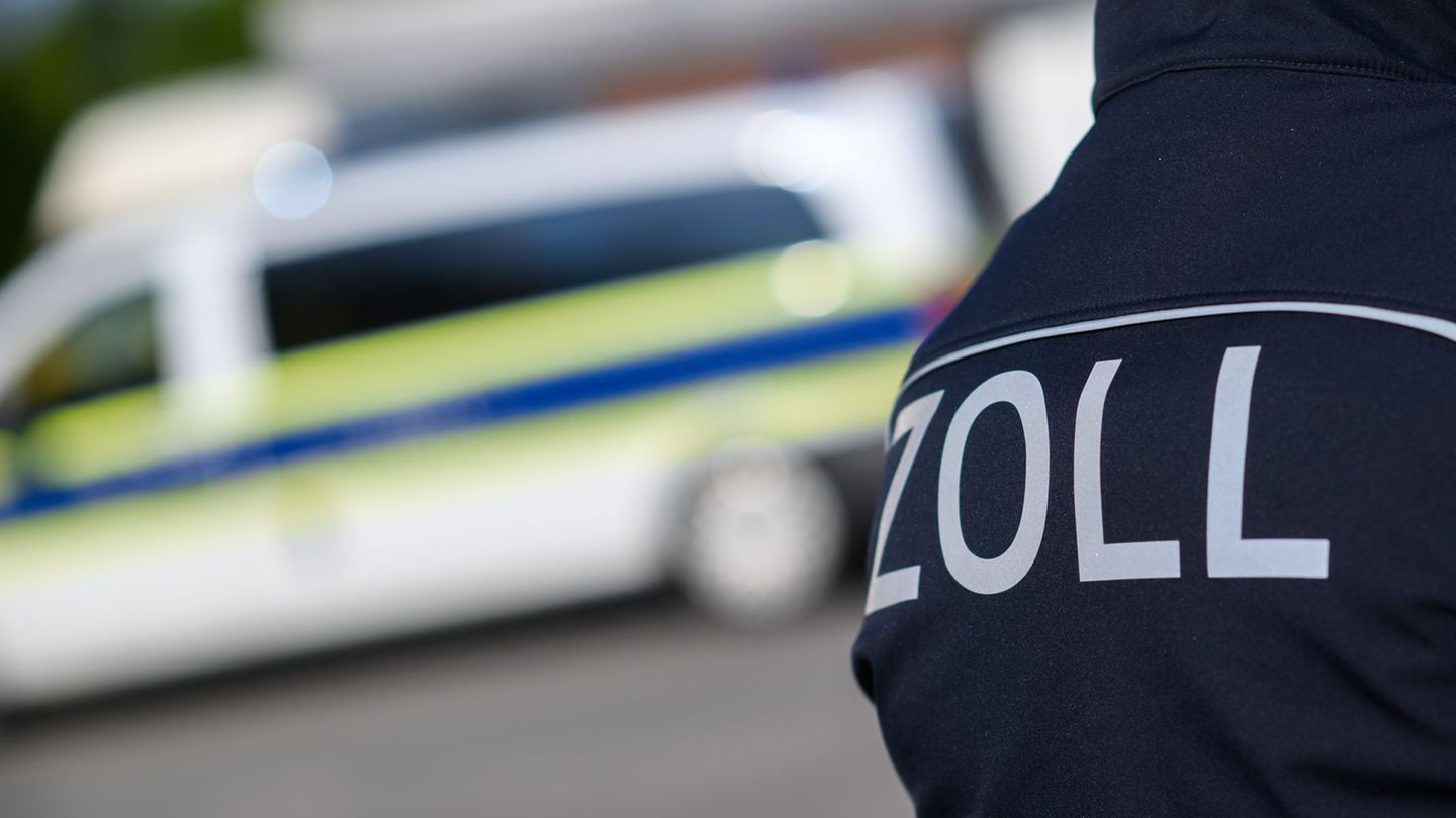 Der Zoll überprüfte in Thüringen rund 230 Arbeitnehmer bei Kurier- und Paketdienstleistern. (Symbolbild) Foto: Julian Stratensch