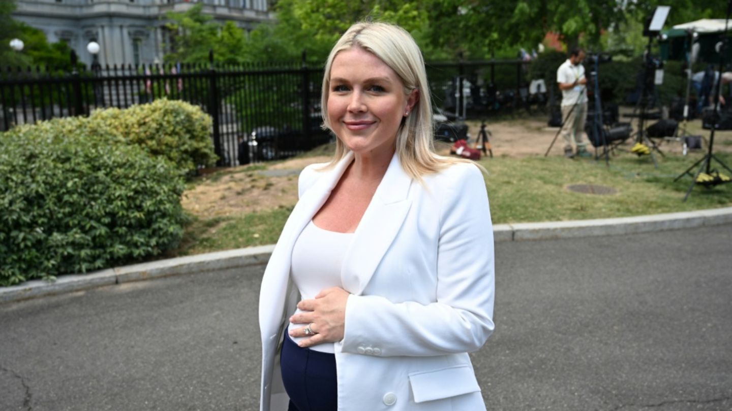 Karoline Leavitt am Freitag am Weißen Haus