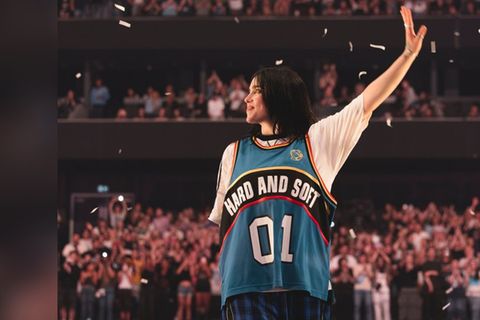 Fulminante Bühnenpräsenz: Billie Eilish in ihrem Konzertfilm "Hit Me Hard and Soft: The Tour".