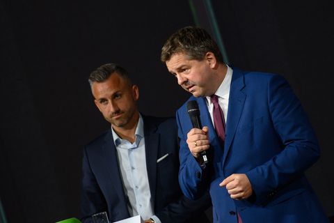 Sachsen-Anhalts Ministerpräsident Sven Schulze (CDU) befürchtet negative Folgen für die Schulen, falls die AfD an die Macht komm