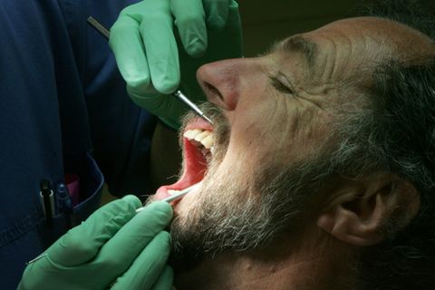 Patient beim Zahnarzt