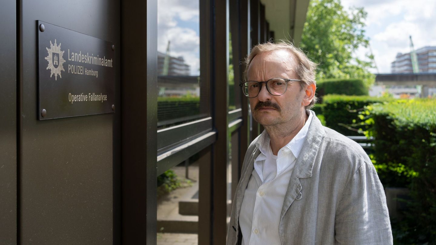 Genau wie beim ersten Fall "Danowski – Blutapfel" (2019) diente auch bei "Danowski Neunauge" ein Roman von Till Raether als Vorlage. Insgesamt sieben Bände umfasst die Buchreihe bislang. Reichlich Stoff also für weitere Einsätze für Milan Peschel als Kommissar.
