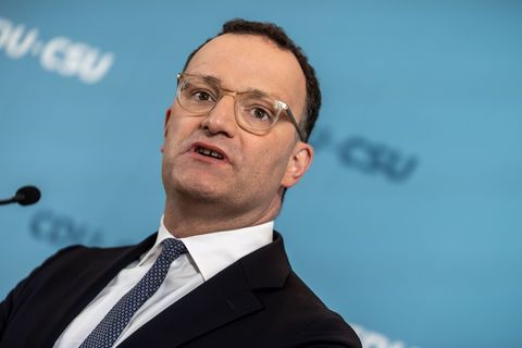 Spahn will einen gemeinsamen Vorschlag mit dem Koalitionspartner für die Reform der Einkommensteuer. (Archivfoto) Foto: Michael