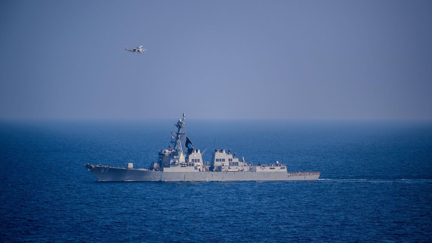 Der Lenkwaffenzerstörer USS Mason gehört zu den Kriegsschiffen, die vom Iran nach US-Darstellung in der Straße von Hormus angegr