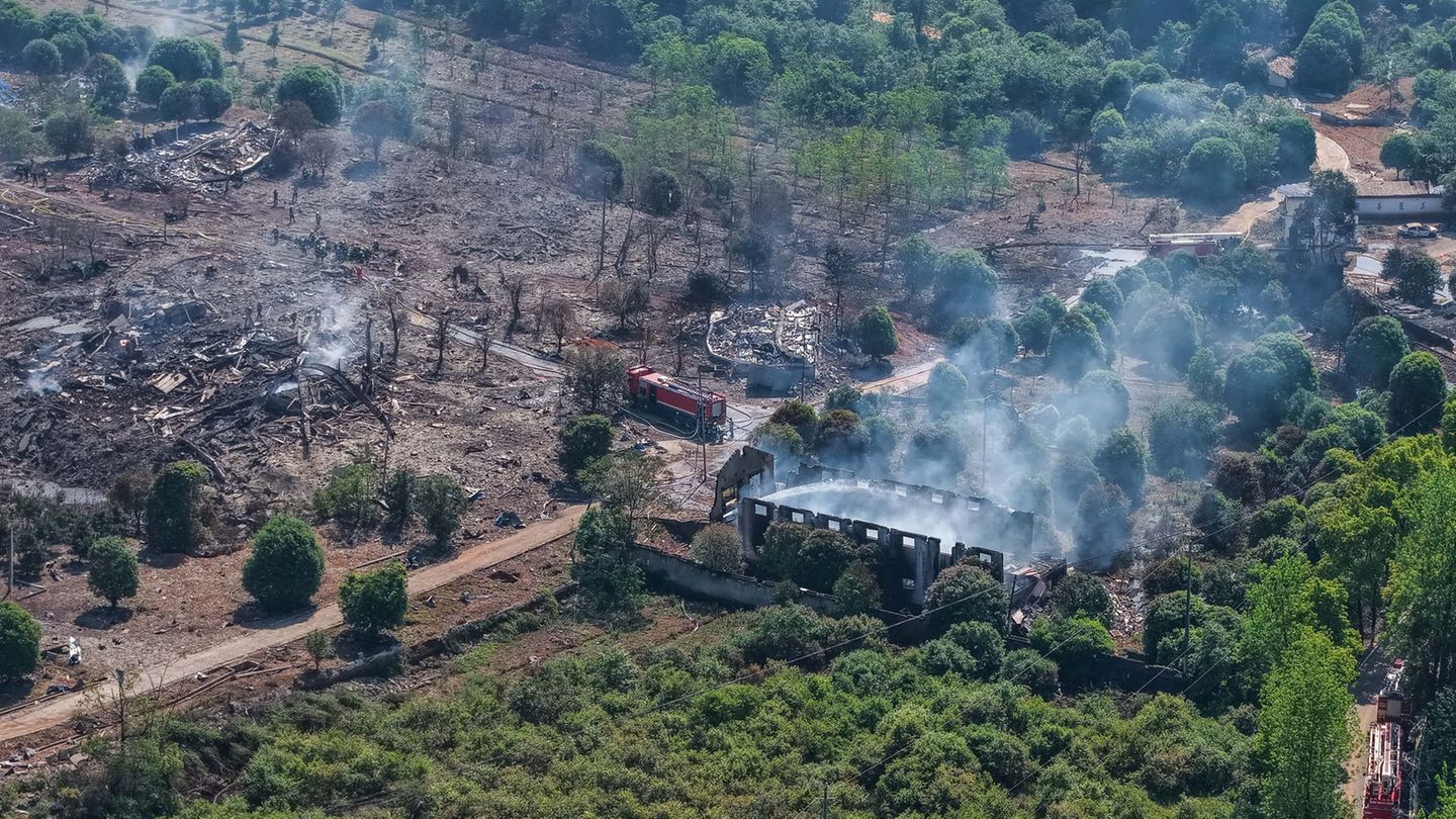Bei der Explosion einer Feuerwerksfabrik in der Stadt Liuyang sind 37 Menschen ums Leben gekommen. Foto: Chen Sihan/Xinhua/AP/dp