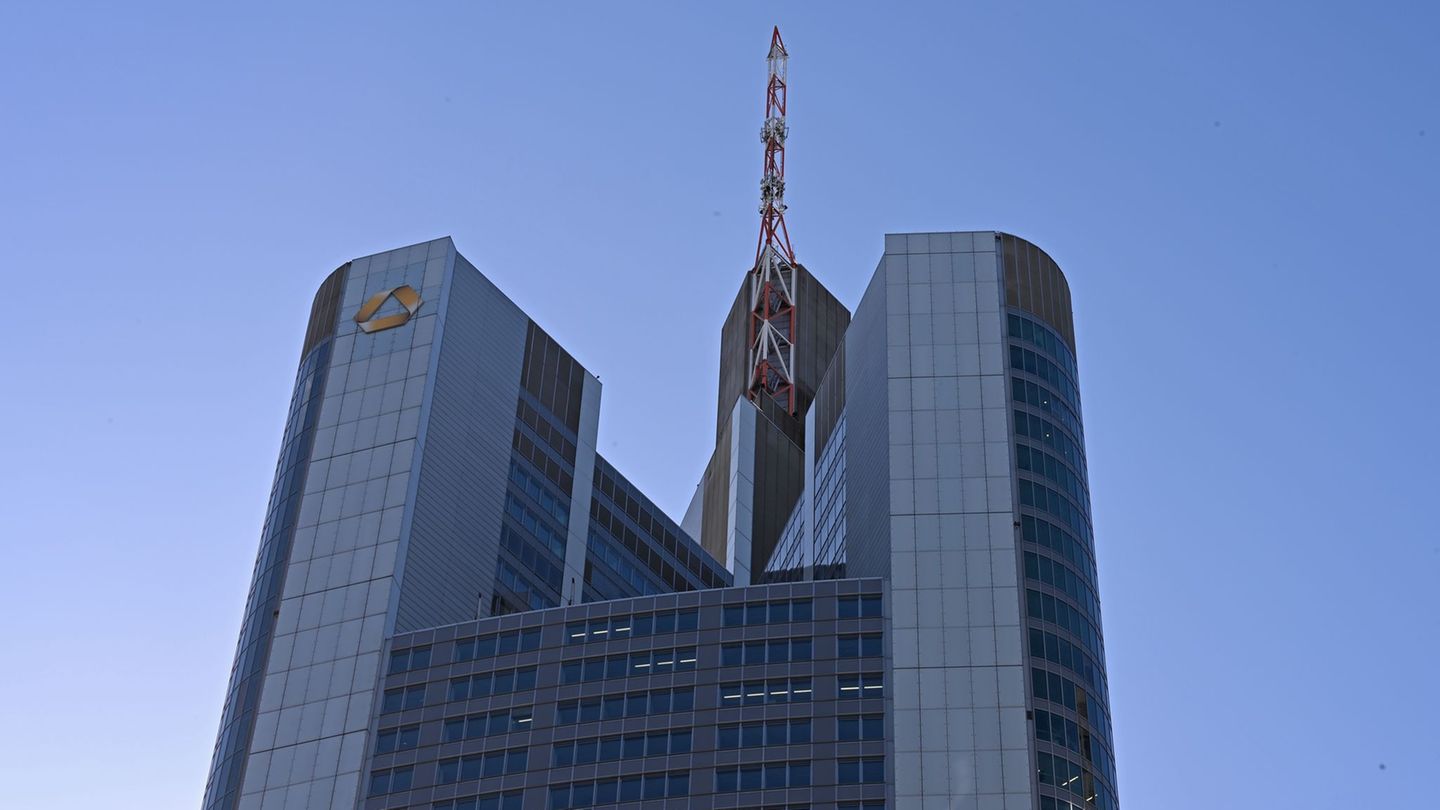 Strategie bis 2030: Commerzbank streicht Tausende Jobs und strebt mehr Gewinn an