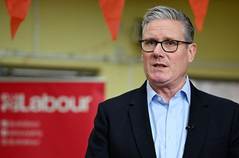 Premier Keir Starmer hat bei den Kommunalwahlen in Großbritannien wenig zu lachen