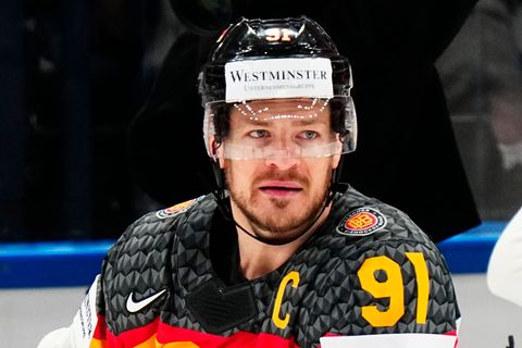 Moritz Müller wird bei der Eishockey-WM TV-Experte. (Archivbild) Foto: Pavel Golovkin/AP/dpa