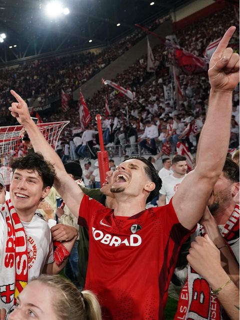 Freiburg zieht sensationell ins EL-Finale ein – inklusive Platzsturm