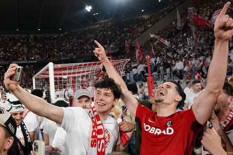 Freiburg zieht sensationell ins EL-Finale ein – inklusive Platzsturm