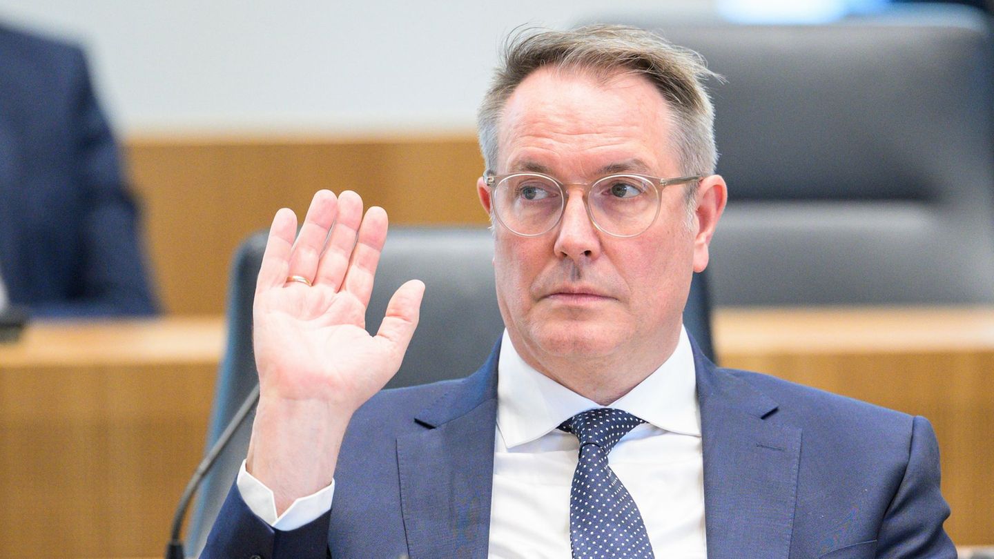 Bundesrat: 21 Reden von Schweitzer im Bundesrat