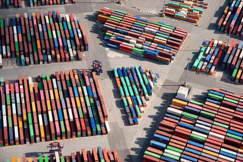 Die deutschen Exporteure stehen unter Druck - gerade auf dem US-Markt. (Archivbild) Foto: Daniel Reinhardt/dpa