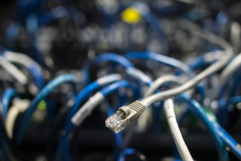 Kabel an Server