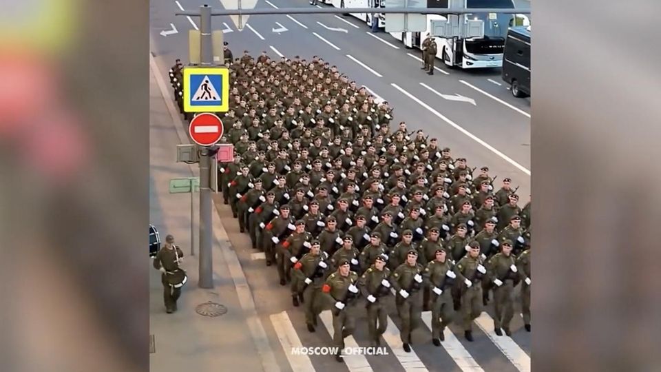 Proben für die Moskauer Militärparade am 9. Mai