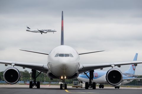 Hohe Kerosinpreise sind laut EU-Kommission kein außergewöhnlicher Umstand: Fluggäste müssen bei Flugstreichungen entschädigt wer