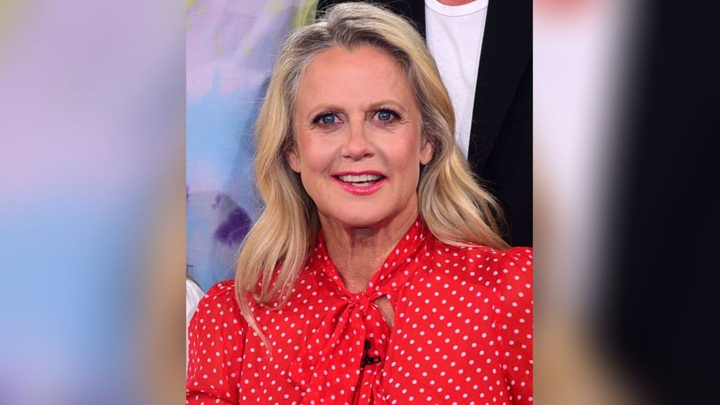 Barbara Schöneberger trägt lieber blondes statt graues Haar.