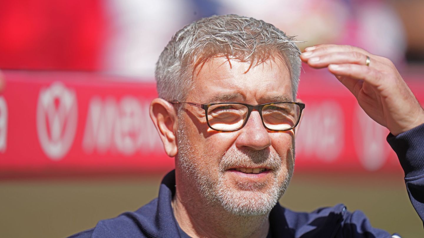 Mainz-Coach Urs Fischer hat mit Unverständnis auf die sexistischen Kommentare in den sozialen Netzwerken zu der Beförderung von
