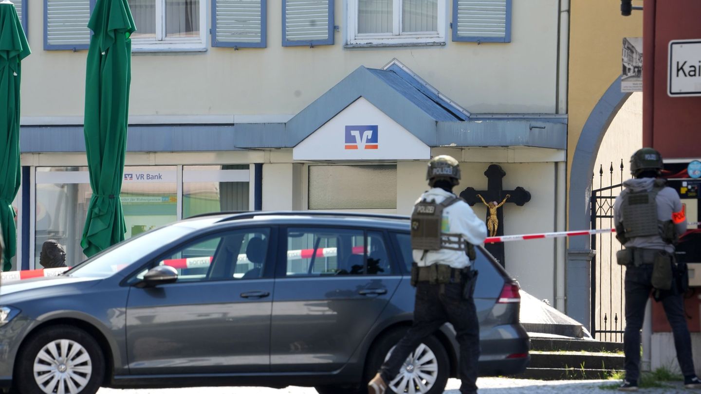 Der Einsatz in Sinzig ist inzwischen beendet. Foto: Thomas Frey/dpa