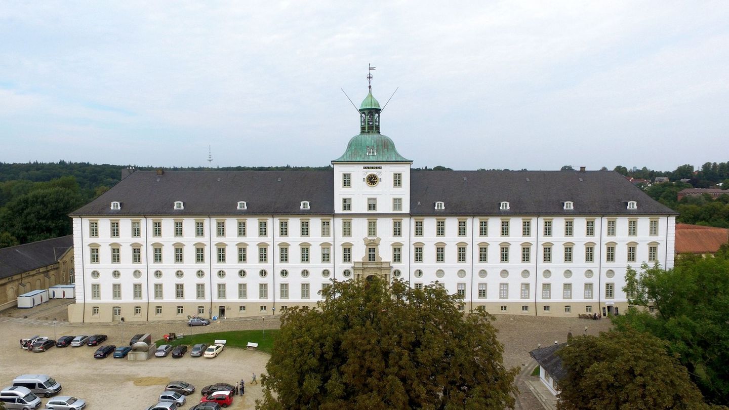 Das Schloss in Schleswig erhält hohe finanzielle Fördermittel vom Bund. (Archivbild) Foto: Carsten Rehder/dpa