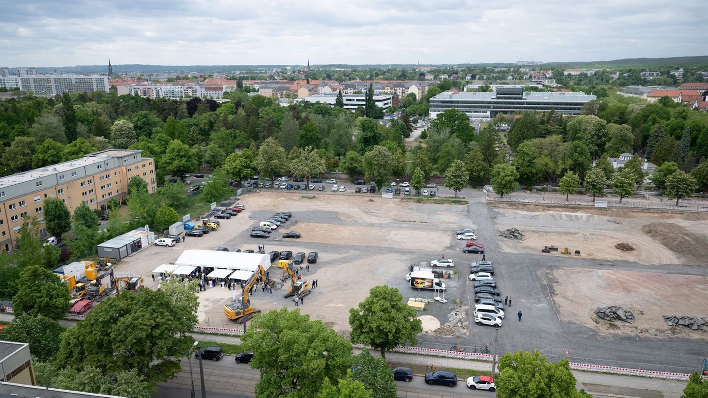In Dresden ist jetzt der Grundstein für das neue Herzzentrum gelegt worden. (Archivbild) Foto: Sebastian Kahnert/dpa