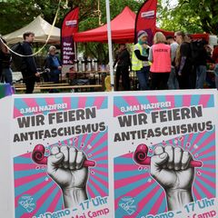 Regen Zulauf verzeichnet in Demmin eine Demo gegen den dort jährlich stattfindenden Marsch von Rechtsextremen. Foto: Bernd Wüstn