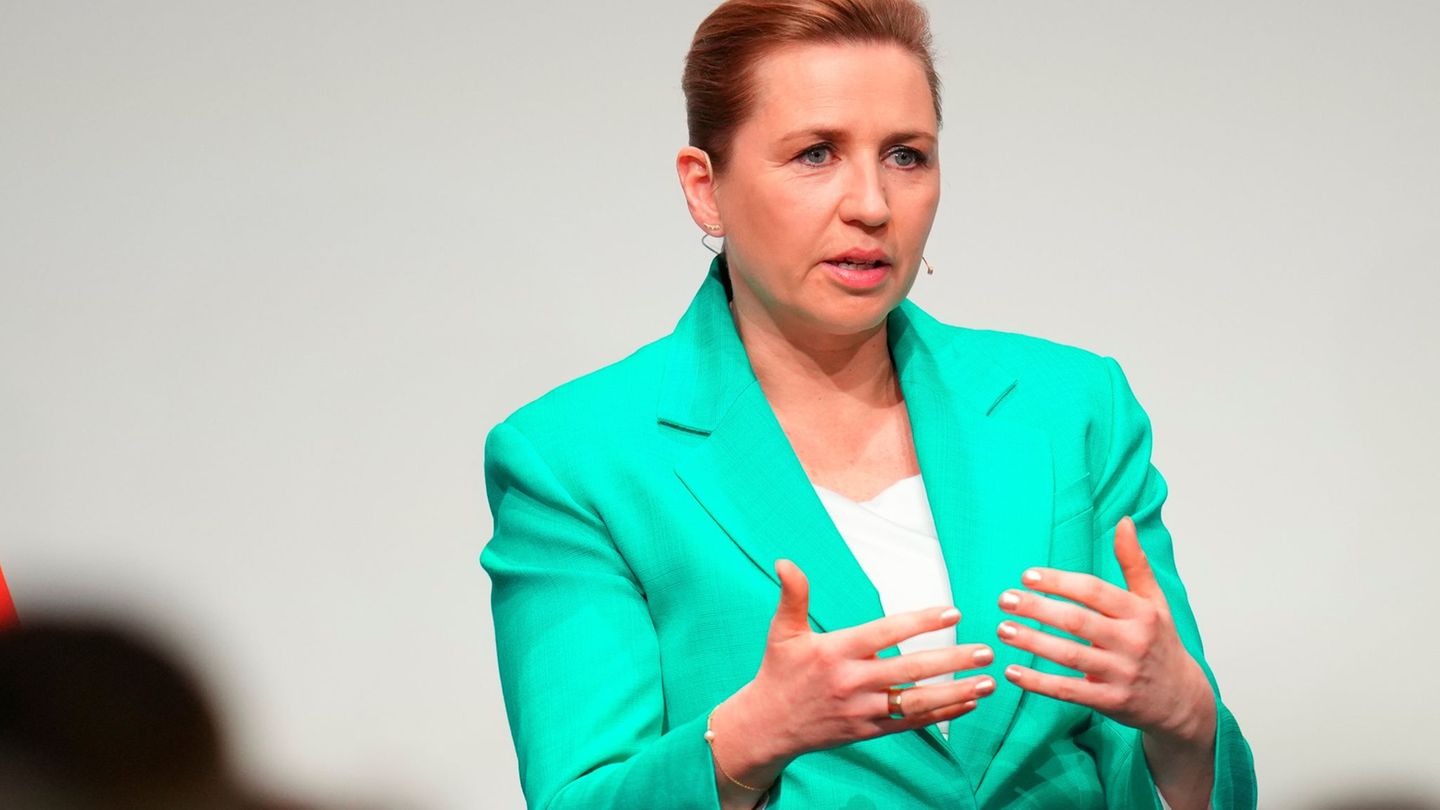 Mette Frederiksen will Ministerpräsidentin in Dänemark bleiben. Doch ihr erster Versuch einer Regierungsbildung ist gescheitert.