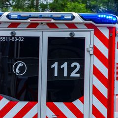 Zwei Schwerverletzte wurde nach einem Unfall in Krankenhäuser gebracht. (Symbolbild) Foto: Jens Büttner/dpa