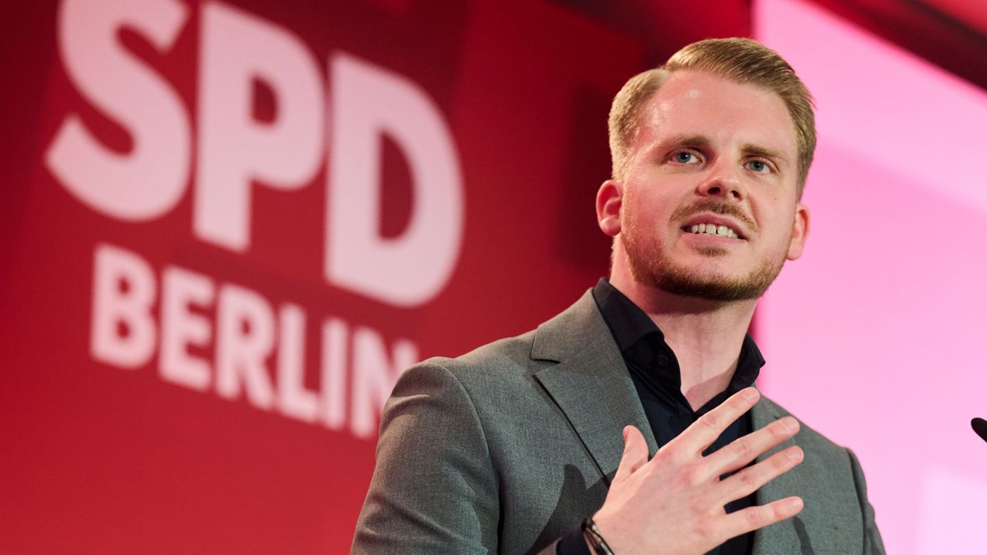 SPD-Generalsekretär Tim Klüssendorf hat der Berliner SPD Unterstützung im Wahlkampf zugesagt. Foto: Annette Riedl/dpa
