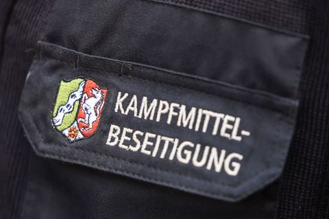 Am Montag soll ein Blindgänger aus dem Zweiten Weltkrieg in Köln entschärft werden. (Illustration) Foto: Oliver Berg/dpa