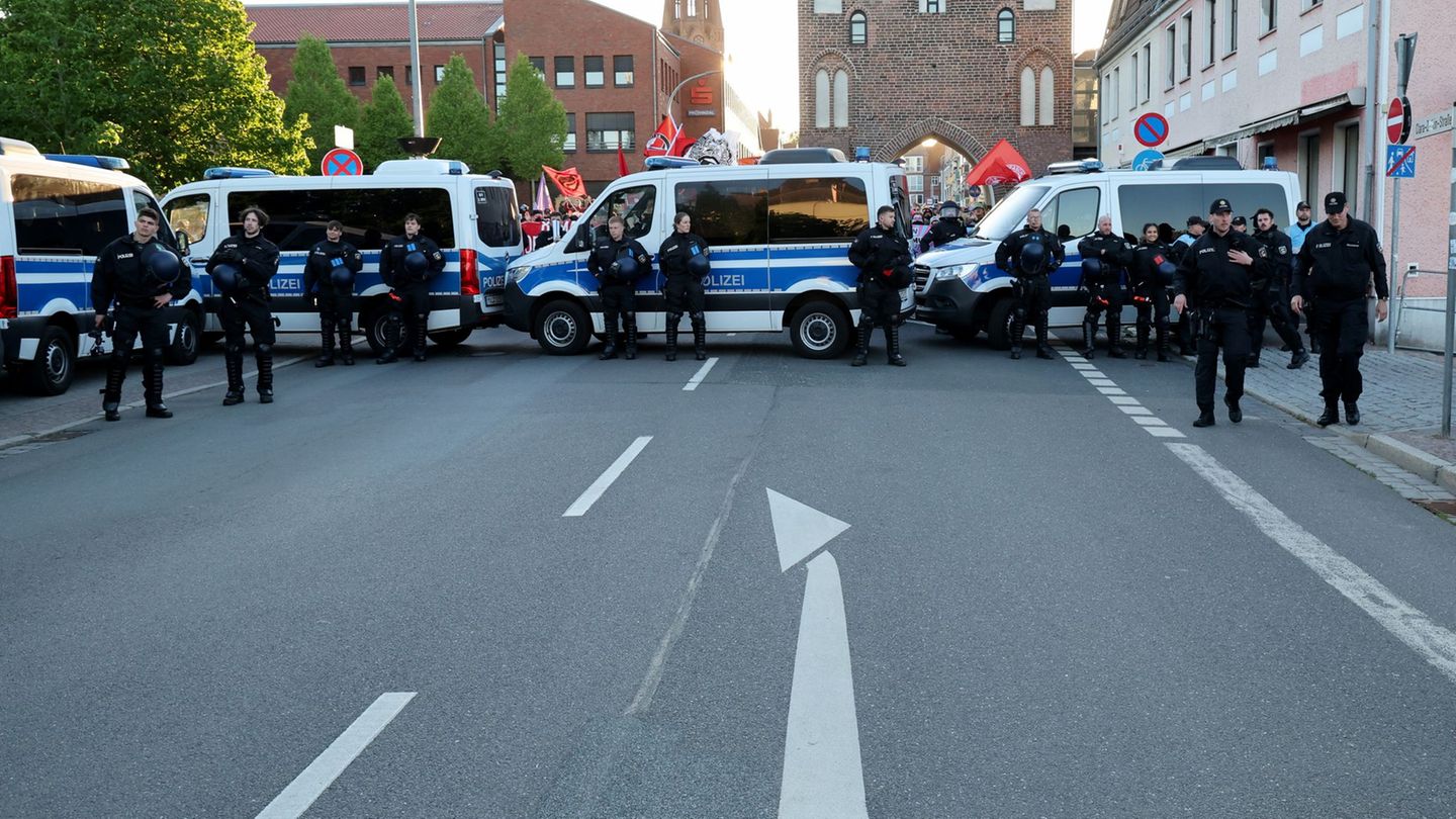 Die Innenstadt von Demmin war weiträumig abgesperrt. Foto: Bernd Wüstneck/dpa