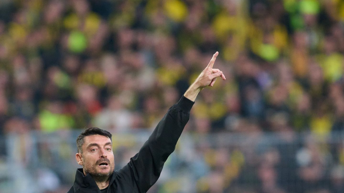 Eintracht Frankfurts Trainer Albert Riera bekommt ein mögliches weiteres Endspiel. Foto: Bernd Thissen/dpa
