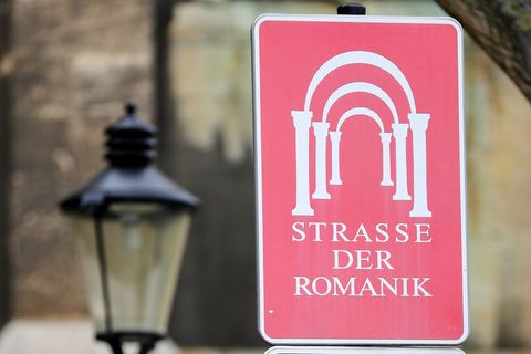 Der Romanikpreis wird seit 1995 verliehen und würdigt das Engagement und die Hingabe derjenigen, die sich für den Erhalt des kul