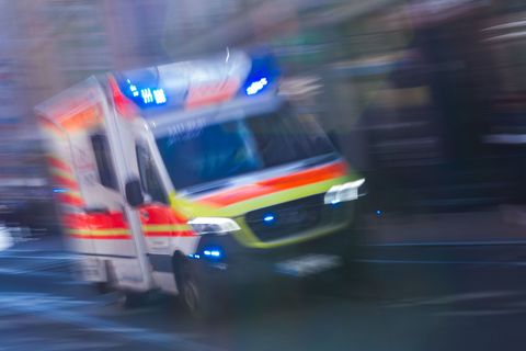 Im Landkreis Rostock wurden bei einem Autounfall eine Frau schwer und weitere Menschen leicht verletzt. (Symbolbild) Foto: Jens