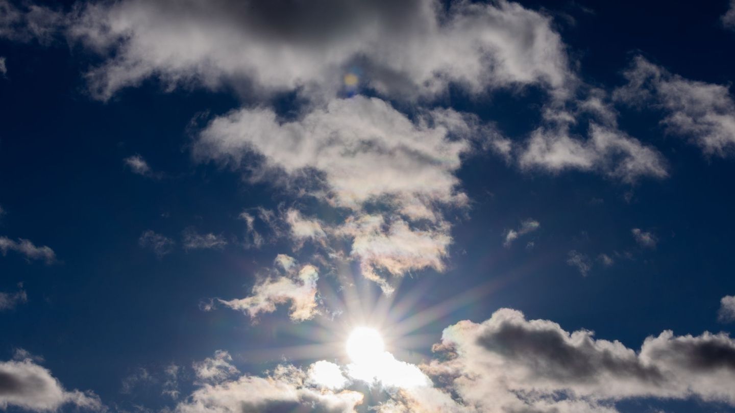 Höchsttemperaturen von bis 25 Grad werden erwartet. (Archivbild) Foto: Rolf Vennenbernd/dpa