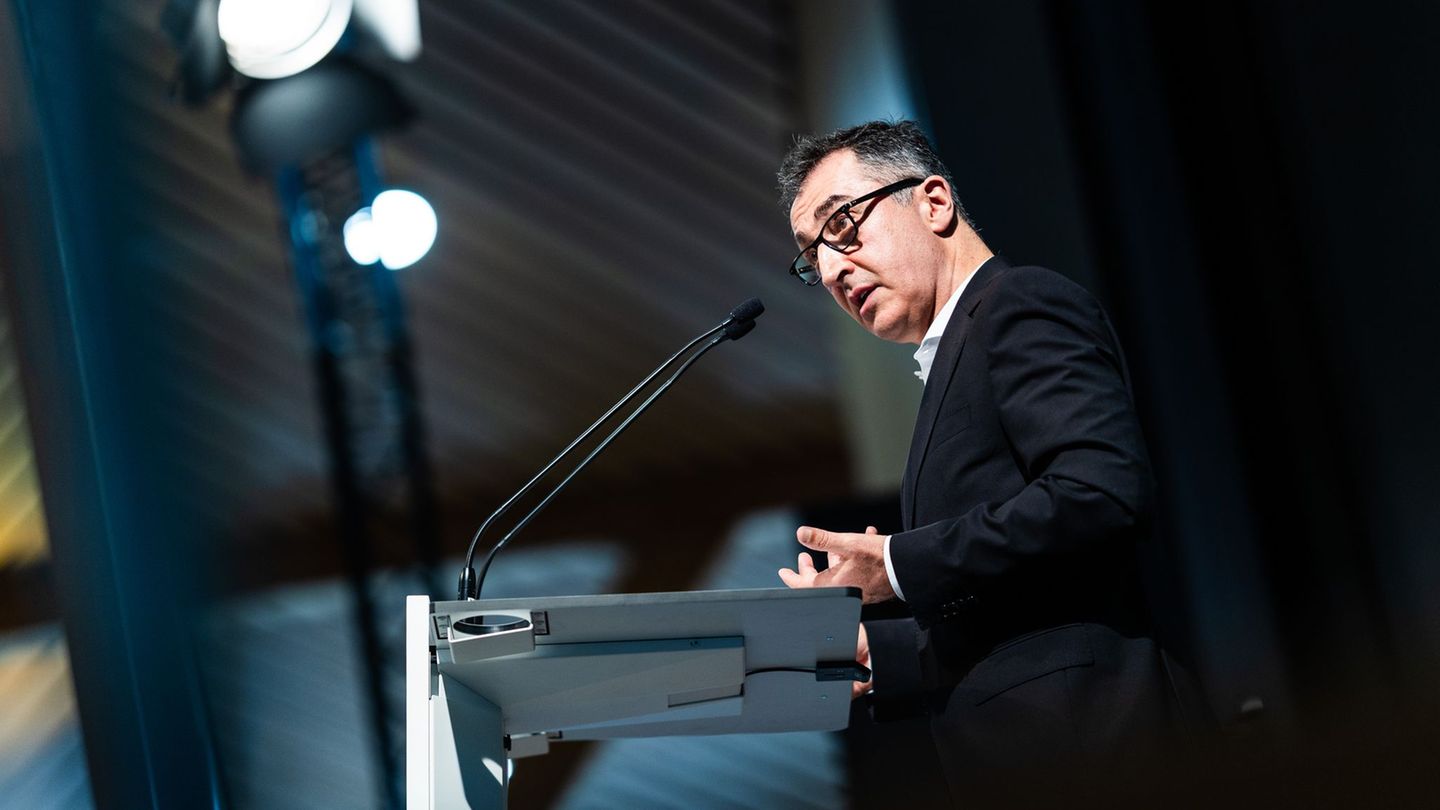 Der Grünen-Politiker Cem Özdemir soll am Mittwoch zum nächsten Ministerpräsidenten von Baden-Württemberg gewählt werden. Foto: C